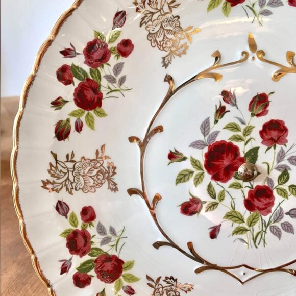 Vintage “Red Red Roses” Avon cake stand 🌹 - Picture 4 of 7